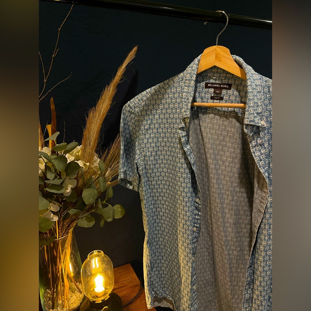 Michael Kors Men’s Button Down Short Sleeve Shirt, Medium